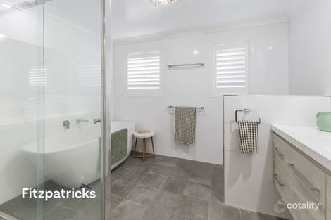 Property photo of 11 Kaldari Crescent Glenfield Park NSW 2650