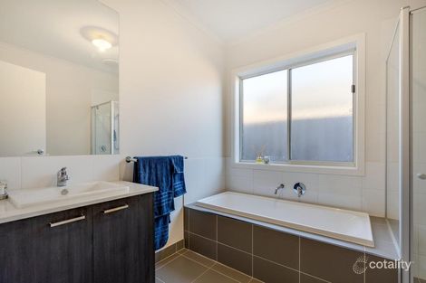 Property photo of 31 Stringybark Avenue Wallan VIC 3756