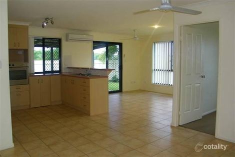 Property photo of 2A Linhow Crescent Clinton QLD 4680