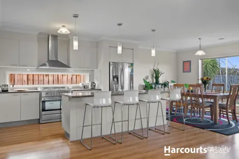 Property photo of 98 Silverwattle Drive Lyndhurst VIC 3975