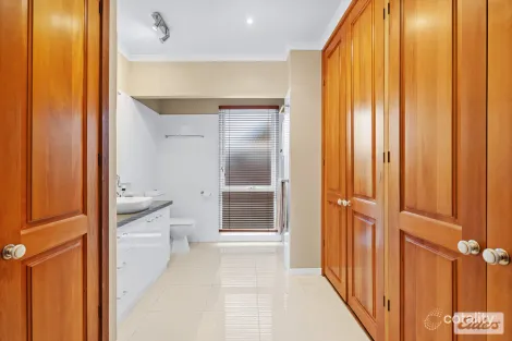 Property photo of 2 Banksia Street Newborough VIC 3825