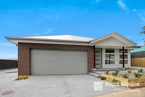27 Huon Cres, Albion Park, NSW 2527