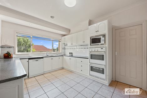 Property photo of 13 Argyle Way West Wodonga VIC 3690