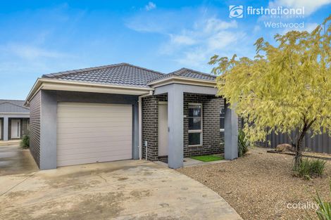 2/17 Manor Lakes Bvd, Manor Lakes, VIC 3024
