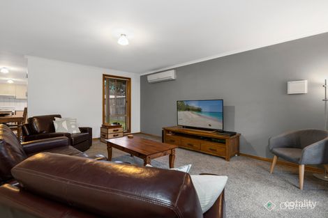 Property photo of 6 Lauren Square Pakenham VIC 3810