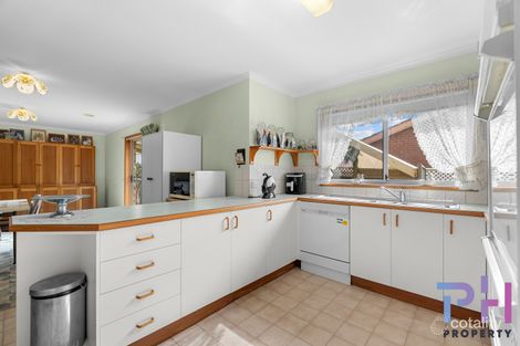 Property photo of 10 Odea Crescent Kangaroo Flat VIC 3555