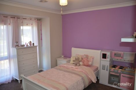 Property photo of 26 Barrima Drive Glenfield Park NSW 2650