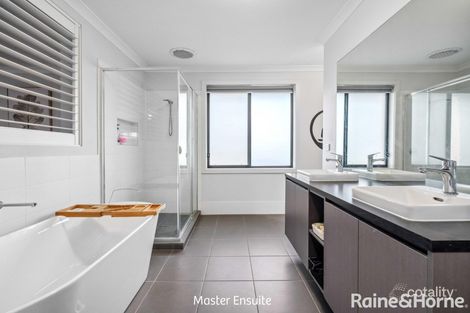 Property photo of 1 Emperor Way Onkaparinga Heights SA 5163