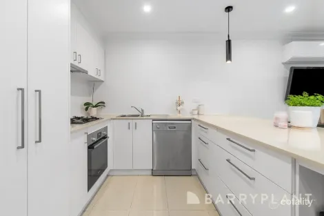 Property photo of 30 Cameron Parade Bundoora VIC 3083