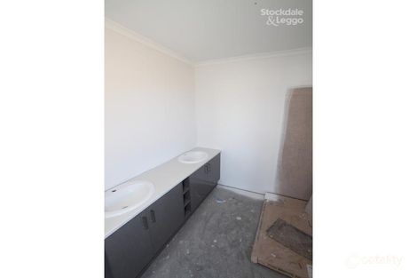 Property photo of 21 Diamond Drive Koo Wee Rup VIC 3981