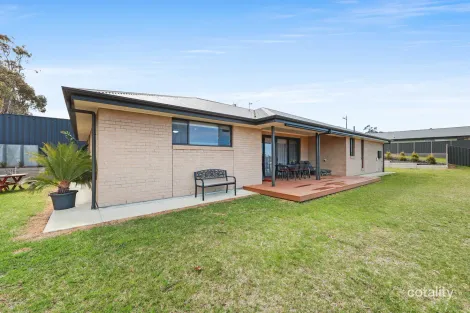 Property photo of 18 Imperial Circuit Victor Harbor SA 5211