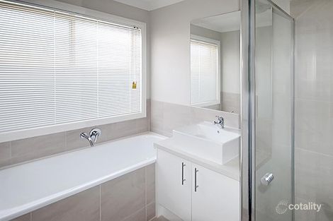 Property photo of 11 Toolern Waters Drive Weir Views VIC 3338