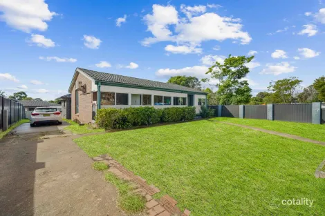 Property photo of 8/8A Clematis Place Macquarie Fields NSW 2564