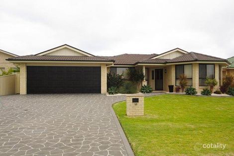 18 Corkwood St, Old Bar, NSW 2430