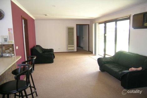 Property photo of 10 Cascade Court Noble Park North VIC 3174