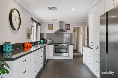 Property photo of 82 Bellara Drive Mooroolbark VIC 3138