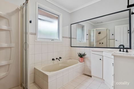 Property photo of 82 Bellara Drive Mooroolbark VIC 3138