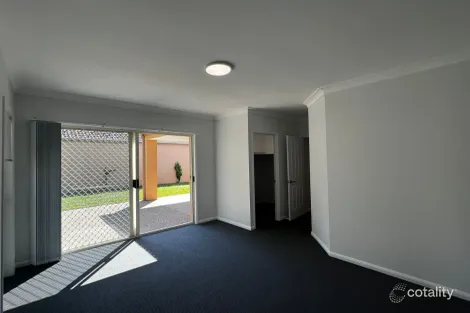 Property photo of 8 Devco Place Ashmore QLD 4214