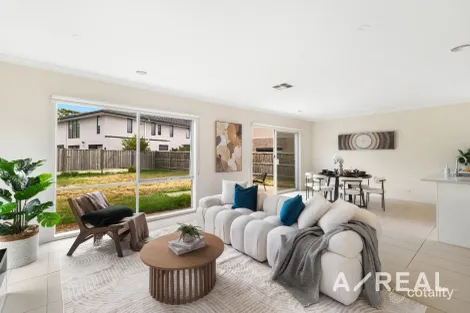 Property photo of 8 Iris Court Keysborough VIC 3173