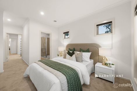 Property photo of 2 Ti-Tree Crescent Officer VIC 3809