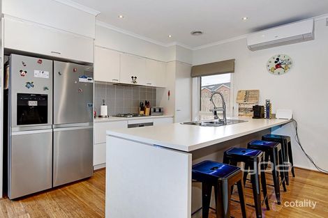 Property photo of 22 Garnet Way Taylors Hill VIC 3037