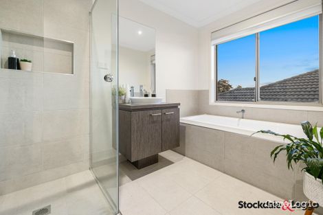 Property photo of 71 Straw Flower Circuit Greenvale VIC 3059