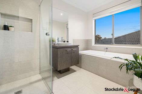 Property photo of 71 Straw Flower Circuit Greenvale VIC 3059