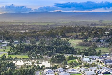 Property photo of 15 Bunyip Drive Drouin VIC 3818