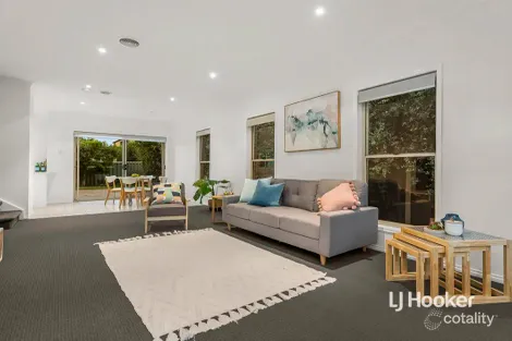 Property photo of 1/14 Mickleton Grove Point Cook VIC 3030