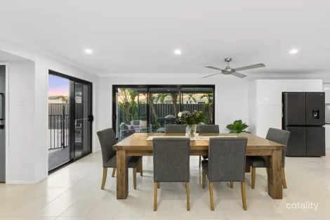 Property photo of 30 Derwent Place Riverhills QLD 4074