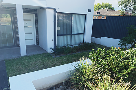 1/127a Lindesay St, Campbelltown, NSW 2560