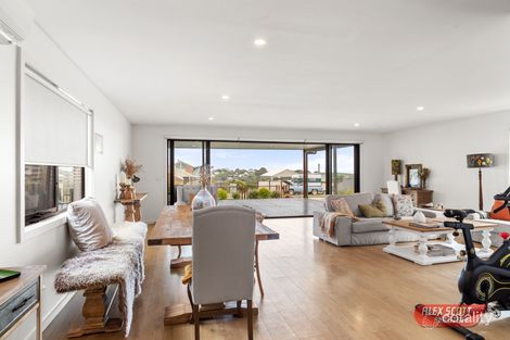 Property photo of 93 Red Rocks Road Cowes VIC 3922