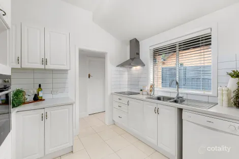 Property photo of 1/96 Blackburn Road Blackburn VIC 3130