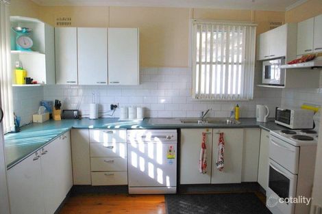 Property photo of 16 Permian Drive Cartwright NSW 2168