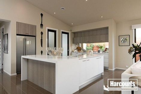 Property photo of 5 Crepe Avenue Cranbourne West VIC 3977