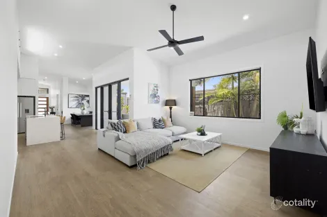 Property photo of 4 Hampton Close Baringa QLD 4551