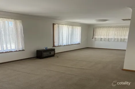 Property photo of 1 McNarry Place Young NSW 2594