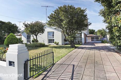 Property photo of 12 Aldershot Road St Albans Park VIC 3219
