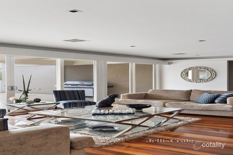 Property photo of 9 St Hubert Road Ivanhoe East VIC 3079