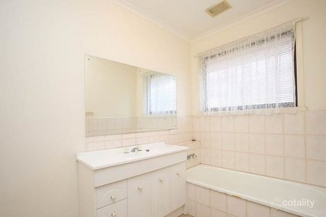 Property photo of 3 Collaroy Crescent Noble Park VIC 3174