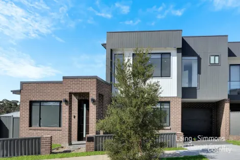 19 Doyle St, Campbelltown, NSW 2560