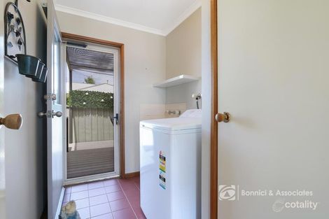 Property photo of 2/1 Kingfisher Drive West Wodonga VIC 3690