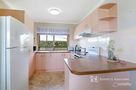 Property photo of 2/1 Kingfisher Drive West Wodonga VIC 3690