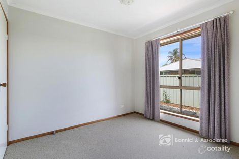 Property photo of 2/1 Kingfisher Drive West Wodonga VIC 3690