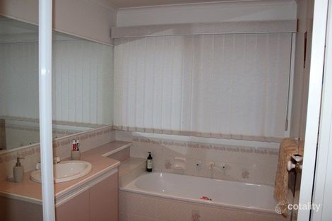 Property photo of 32 Lister Crescent Sunbury VIC 3429