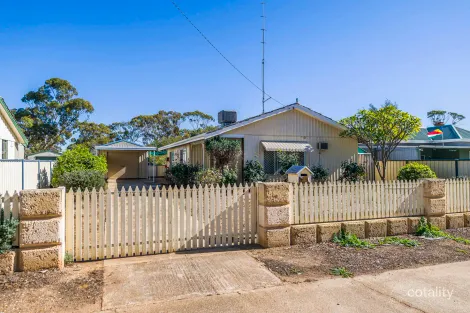14 Padbury St, Moora, WA 6510
