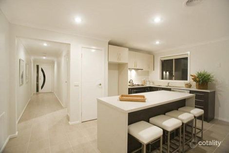 Property photo of 13 Windermere Parade Doreen VIC 3754