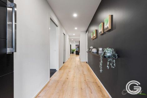 Property photo of 60 Graziers Crescent Clyde North VIC 3978