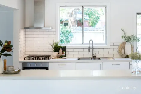 Property photo of 14 Fingal Drive Frankston VIC 3199