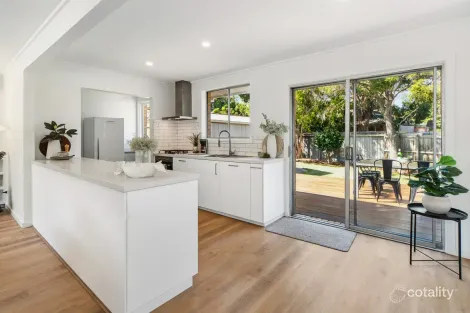 Property photo of 14 Fingal Drive Frankston VIC 3199